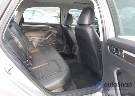 2017 Volkswagen Passat 1.8T Se z USA, uszkodzony, nr VIN 1VWGT7A36HC004424